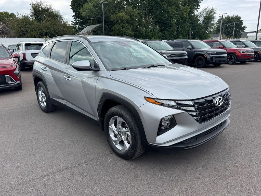 Used 2024 Silver Hyundai SEL image 2