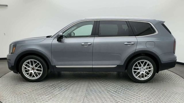 Used 2025 Silver Kia SX image 5