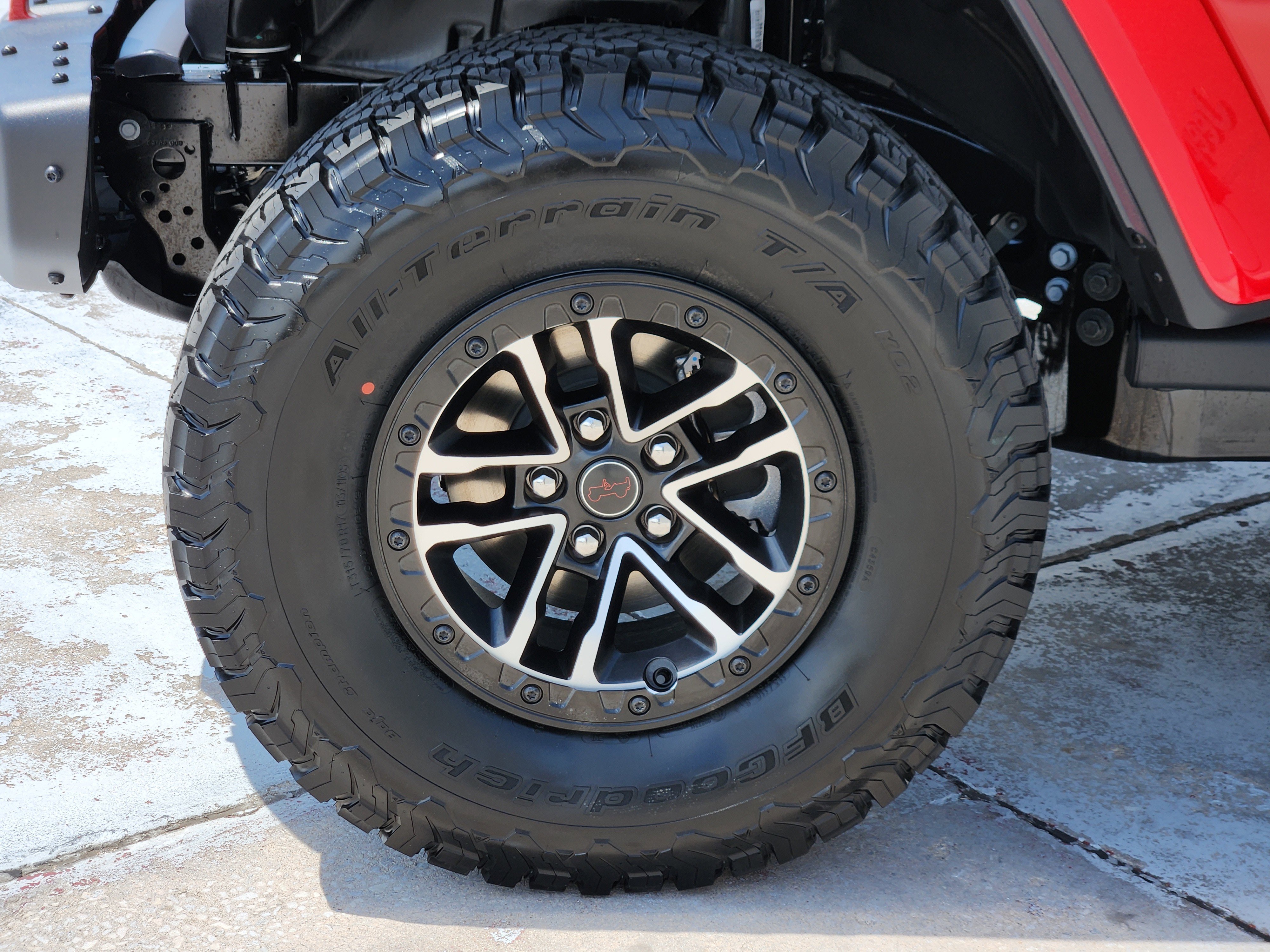 New 2026 Firecracker Red Clear-Coat Exterior Paint Jeep Rubicon X image 10