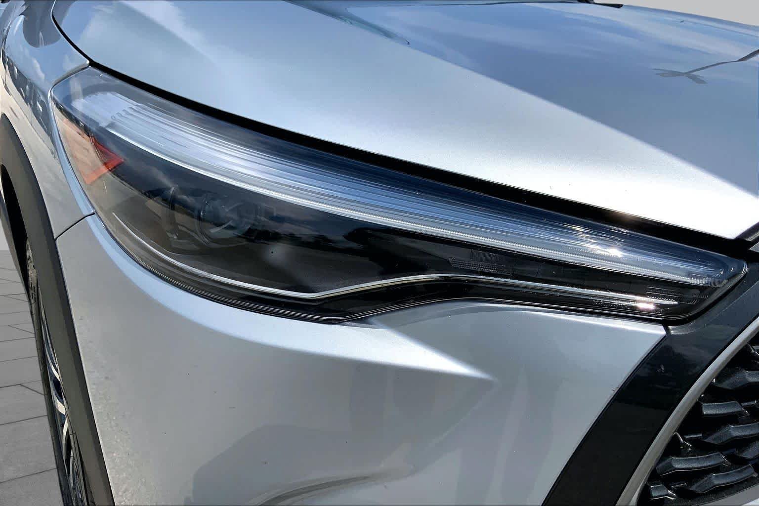 Used 2025 Sonic Silver Toyota XLE image 27