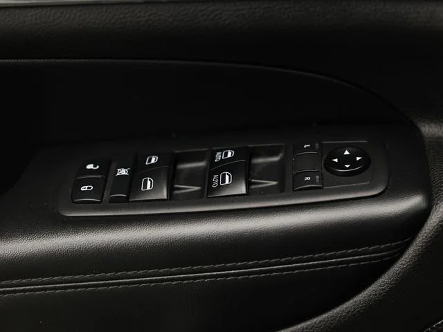 Used 2019 Bright White Clearcoat Jeep Limited image 17