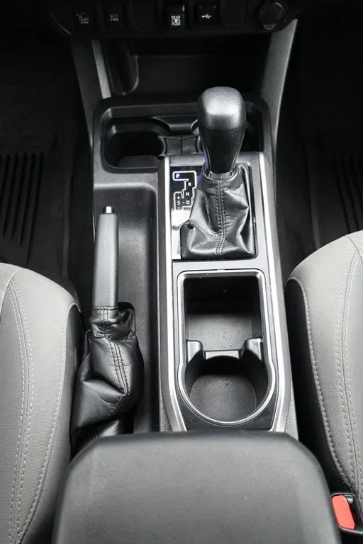 Used 2022 White Toyota SR5 image 19