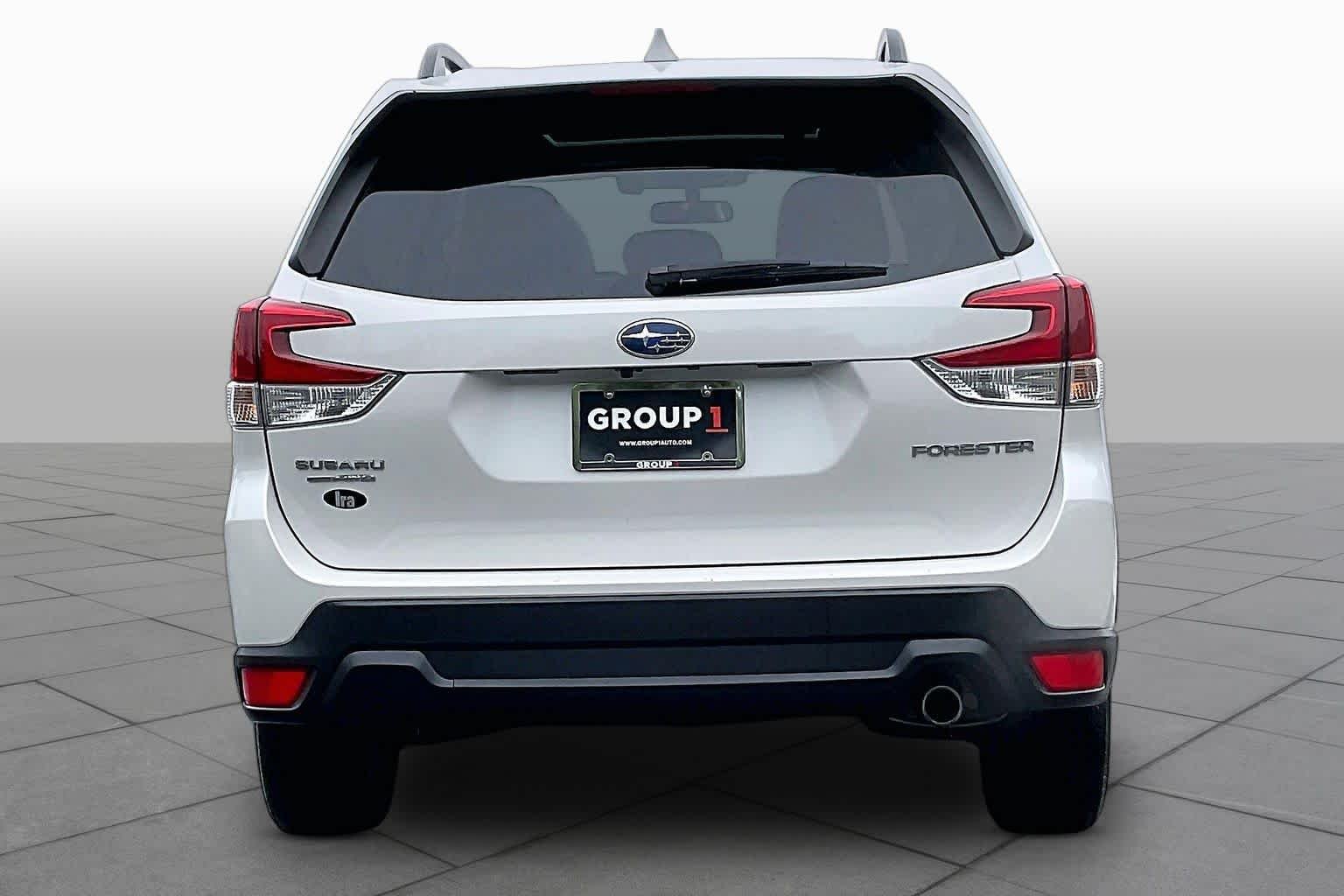 Used 2020 Crystal White Pearl Subaru Limited image 5