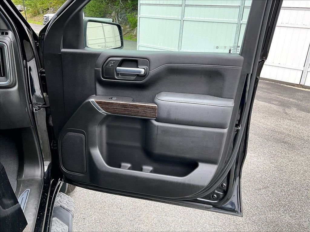 Used 2021 Onyx Black GMC Elevation image 12