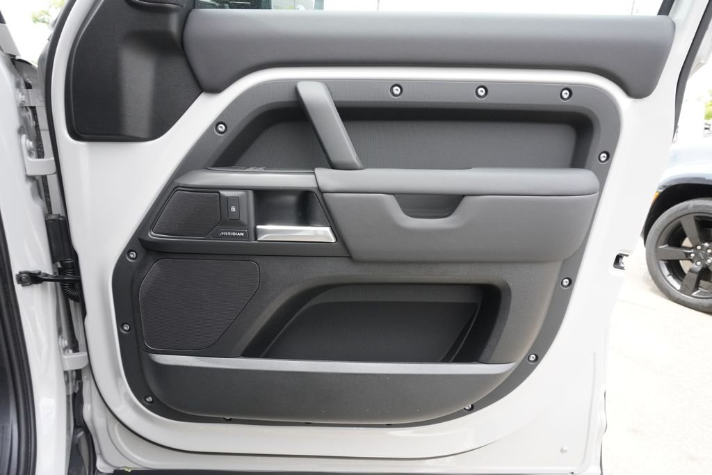New 2026 Borasco Grey Land Rover S image 21