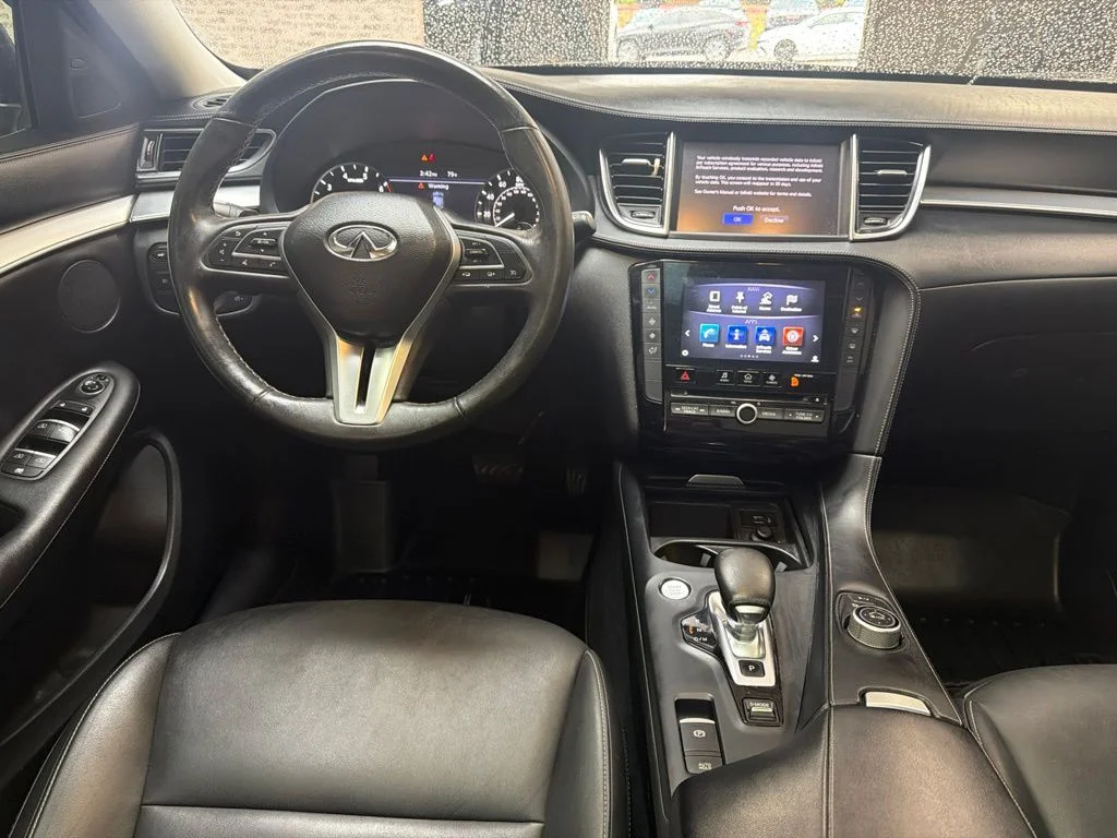 Used 2019 Black Obsidian INFINITI LUXE image 16