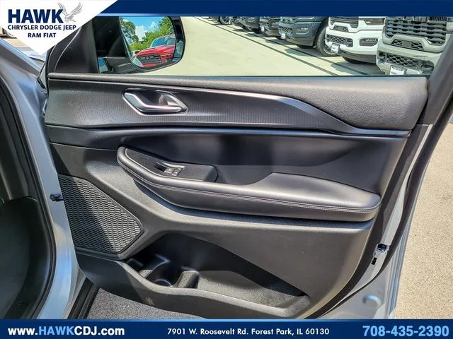 Used 2024 Silver Jeep Altitude X image 32