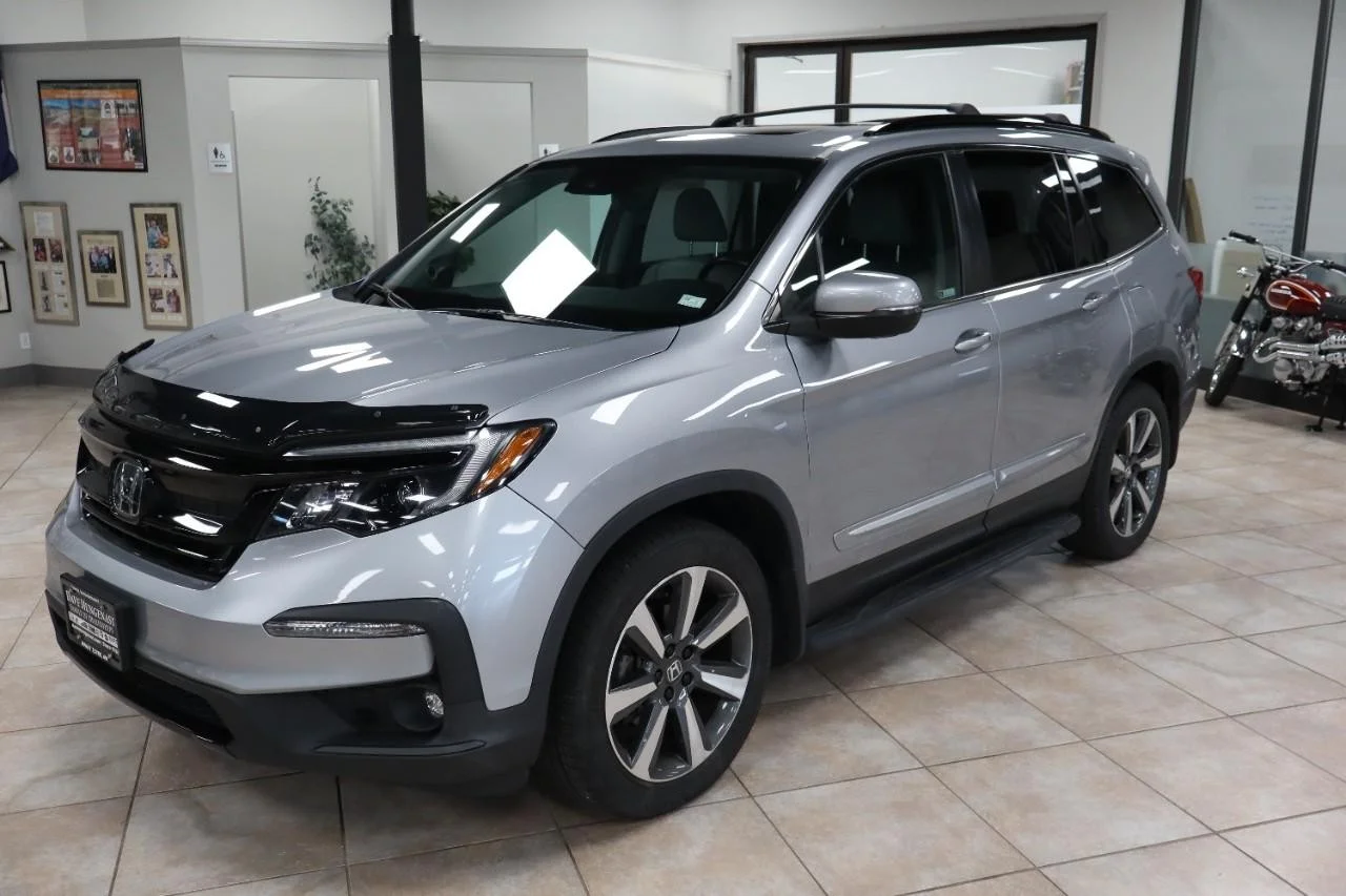 Used 2022 Lunar Silver Metallic Honda SE image 2