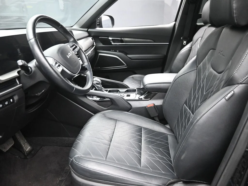 Used 2024 Black Kia EX X-Line image 17