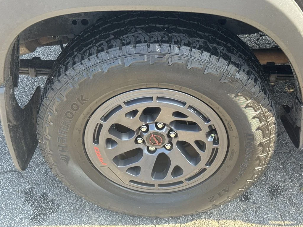 Used 2025 Black Nissan PRO-X image 17