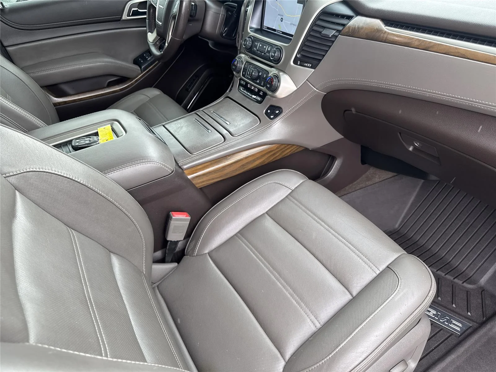 Used 2019 PEPPERDUST METALLIC GMC Denali image 38