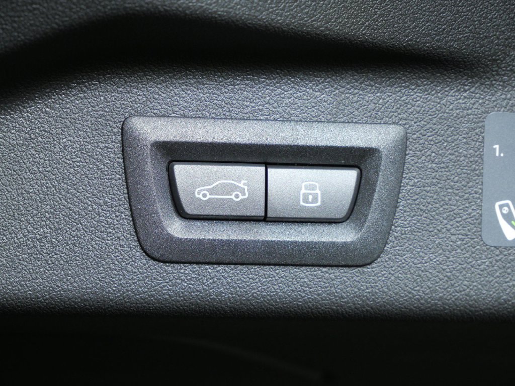 New 2027 Dravit Grey Metallic BMW xDrive40i image 31