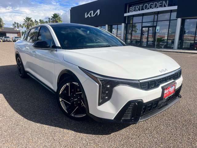 Used 2025 White Kia GT-Line image 1