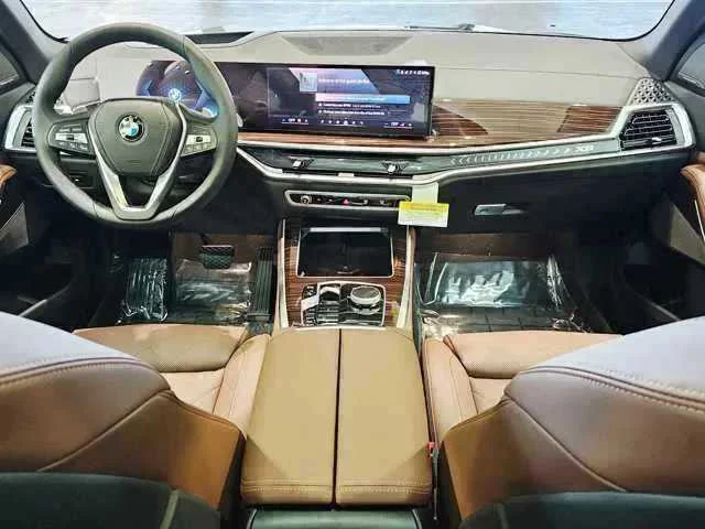 Certified Used 2026 Black Sapphire Metallic BMW xDrive40i image 10