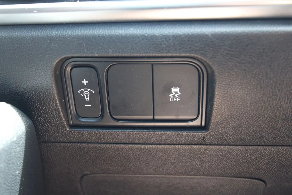 Used 2024 Black Kia S image 24
