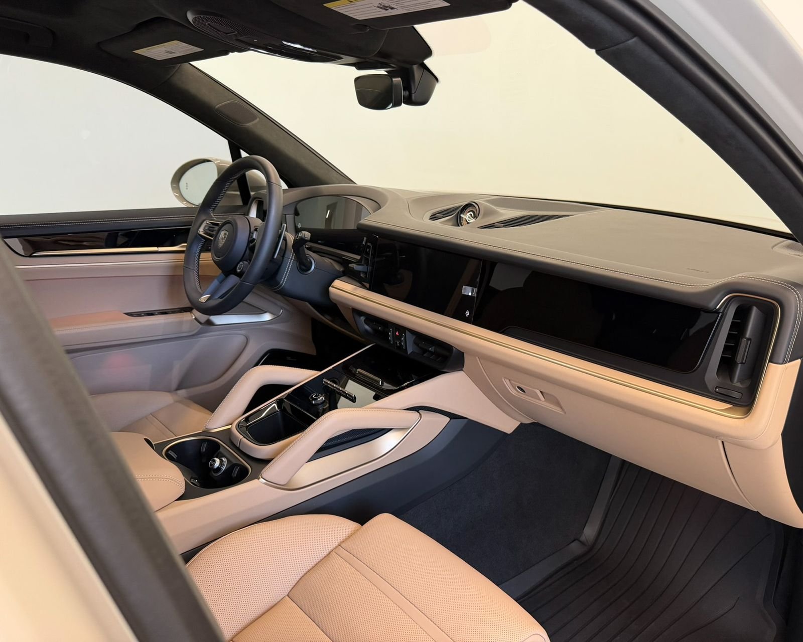 Used 2025 White Porsche Turbo image 20