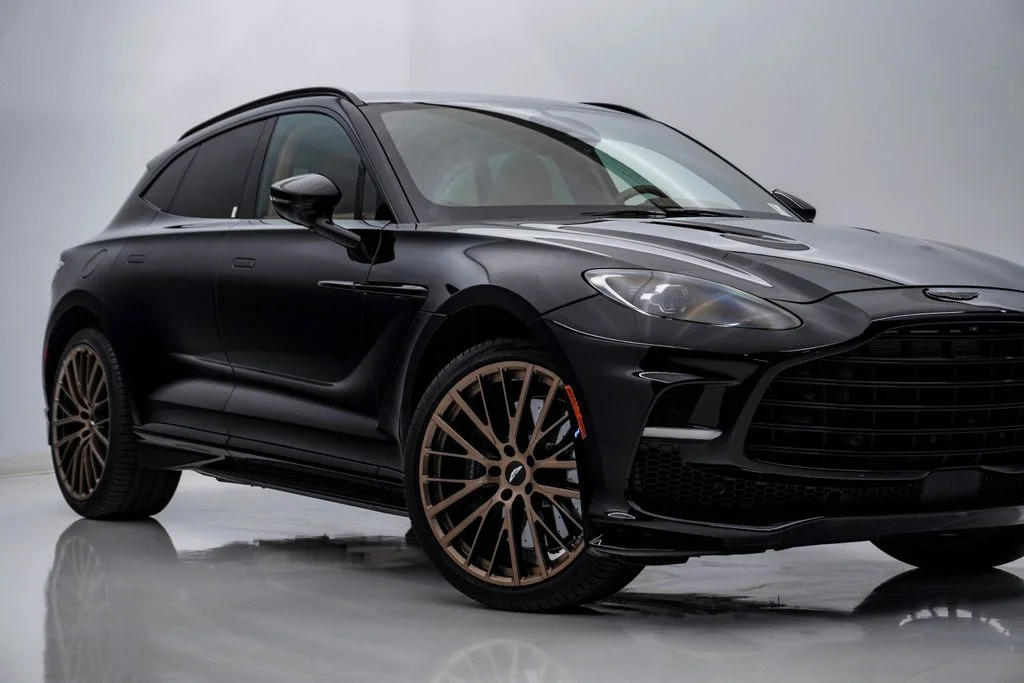 Used 2025 Q Oberon Black Aston Martin 707 image 2