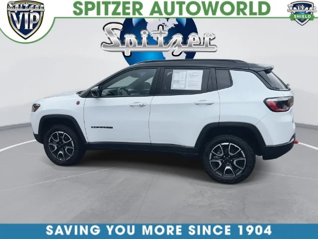 Used 2025 White Jeep Trailhawk image 10