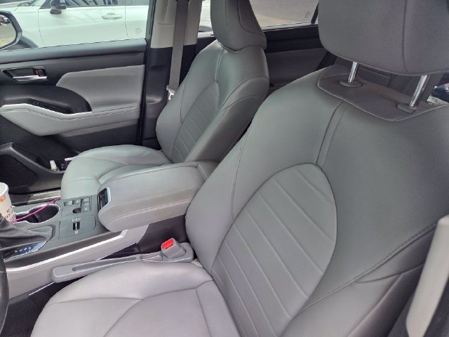 Used 2023 Blueprint Toyota XLE image 13