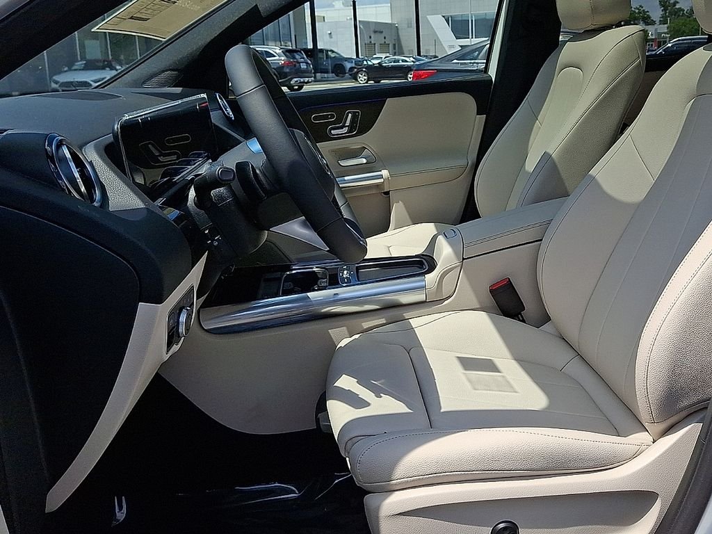 New 2026 Polar White Mercedes-Benz GLA 250 image 11