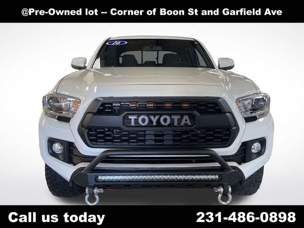Used 2016 White Toyota TRD Off-Road image 8