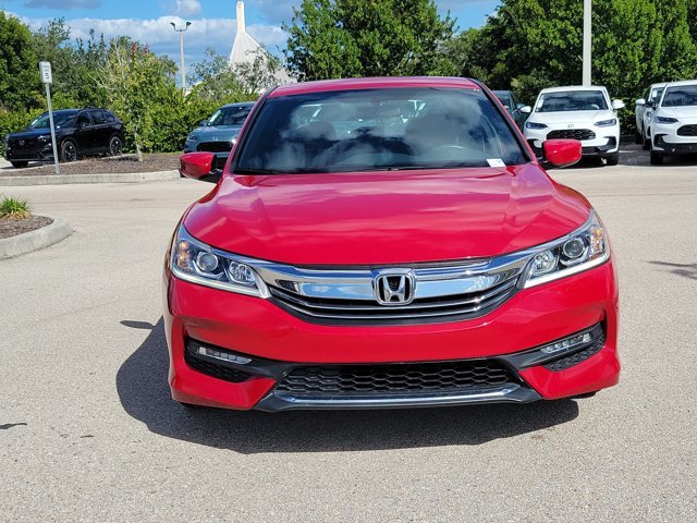 Used 2017 Basque Red Pearl II Honda Sport image 2