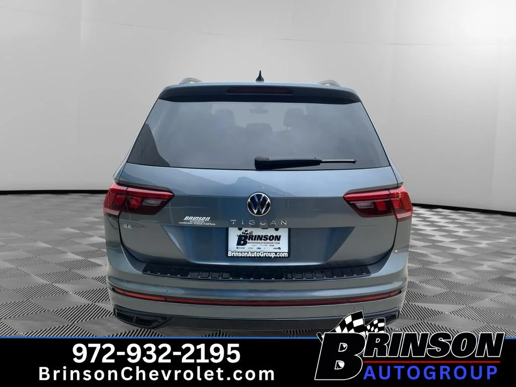 Used 2024 Platinum Gray Metallic Volkswagen SE R-Line Black image 5