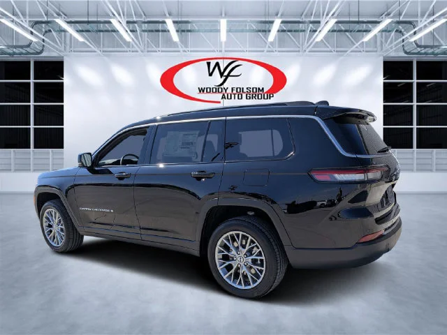 New 2027 Black Jeep Limited image 5