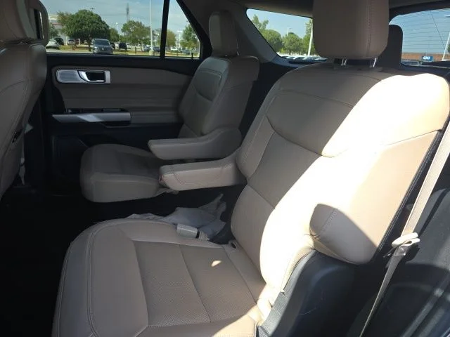 Used 2023 Black Ford Limited image 7