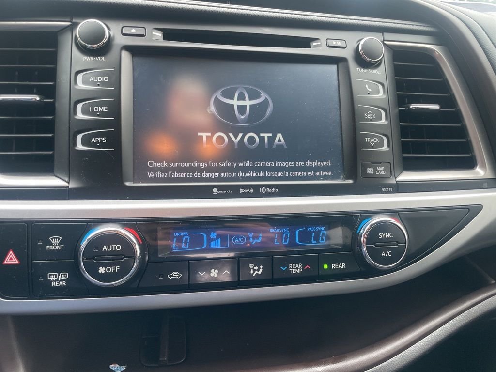 Used 2017 Blizzard Pearl Toyota XLE image 13
