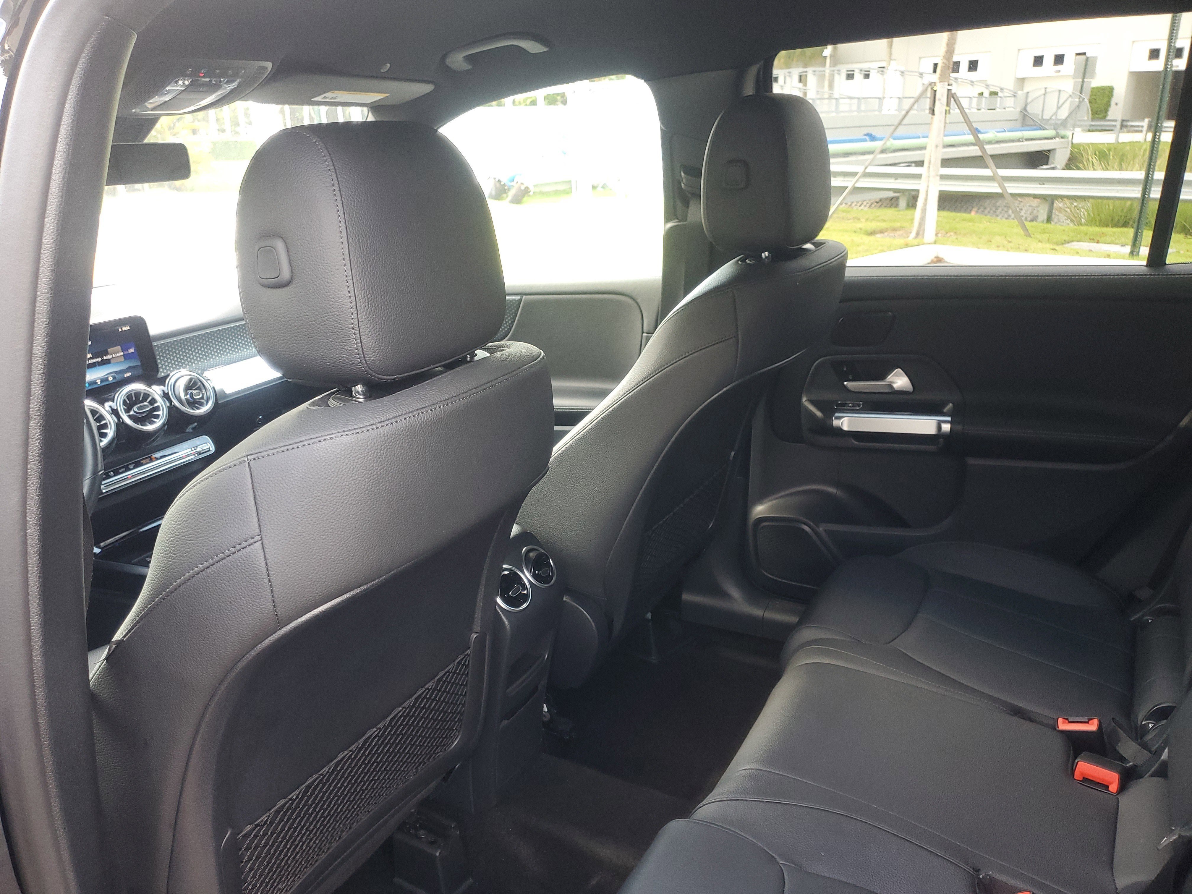 Used 2025 Black Mercedes-Benz GLB 250 image 12