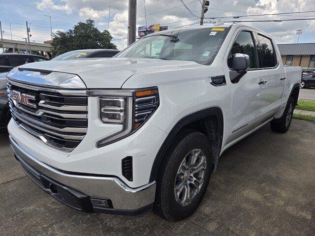 Used 2025 Summit White GMC SLT image 6