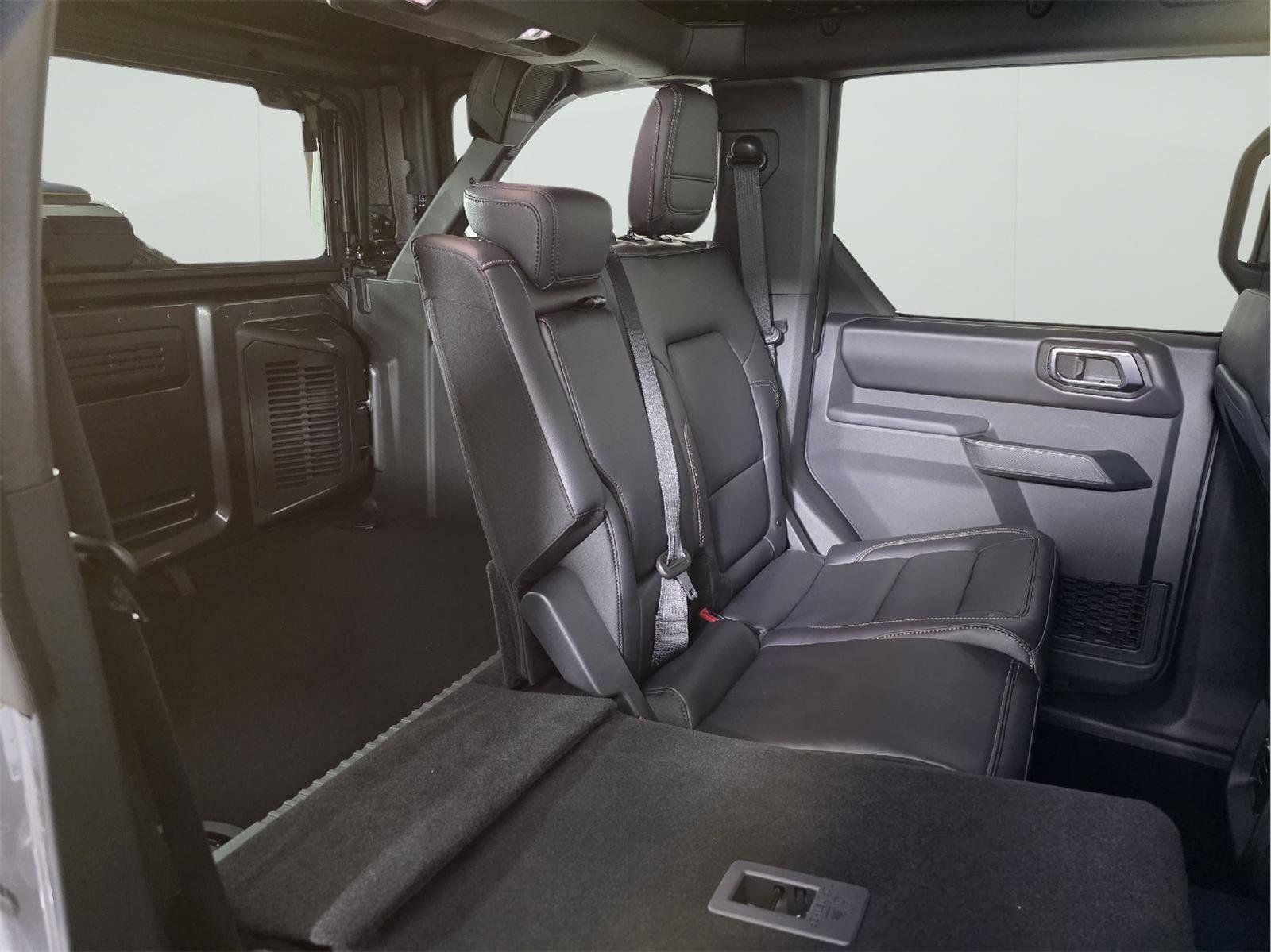Used 2025 Carbonized Gray Metallic Ford Badlands image 20