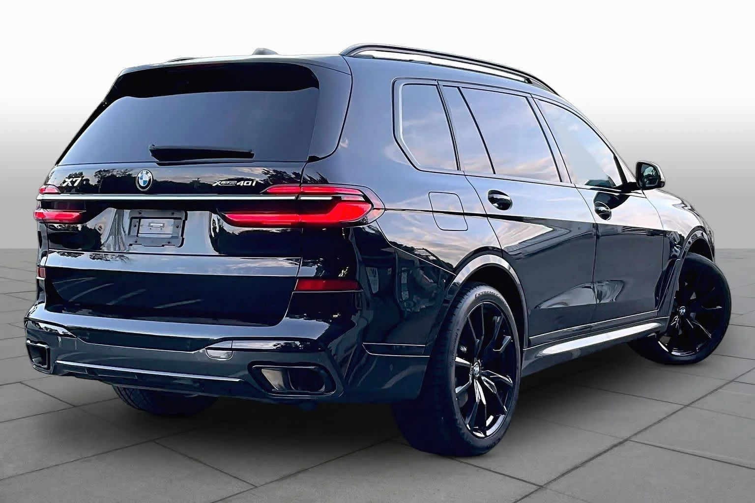 Used 2023 Black Sapphire Metallic BMW xDrive40i image 12