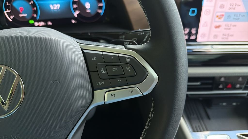 New 2026 Deep Black Pearl Volkswagen 2.0T SE w/Technology image 23