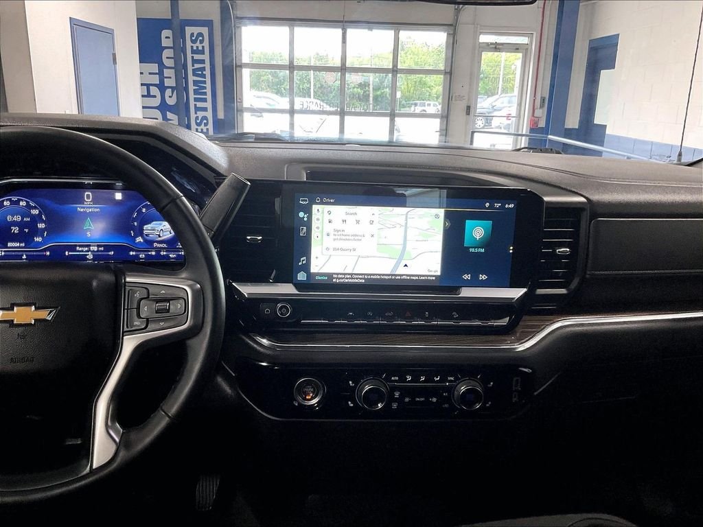 Used 2023 Gray Chevrolet LT image 18