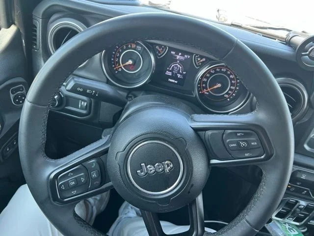 Used 2023 Gray Jeep Sport S image 32
