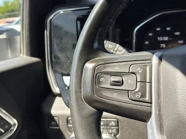 Used 2024 White GMC SLT image 39