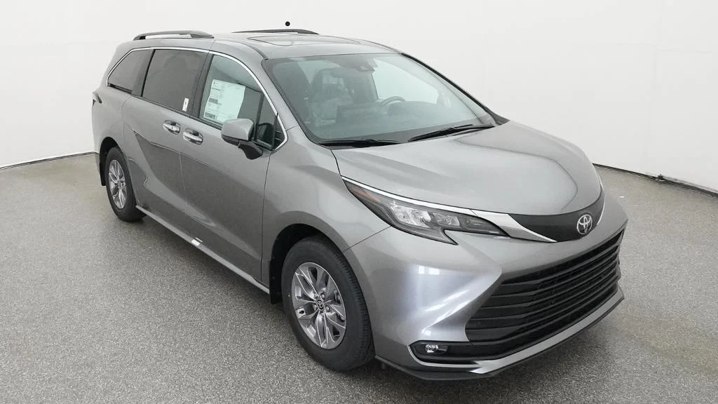 New 2026 Heavy Metal Toyota XLE image 10