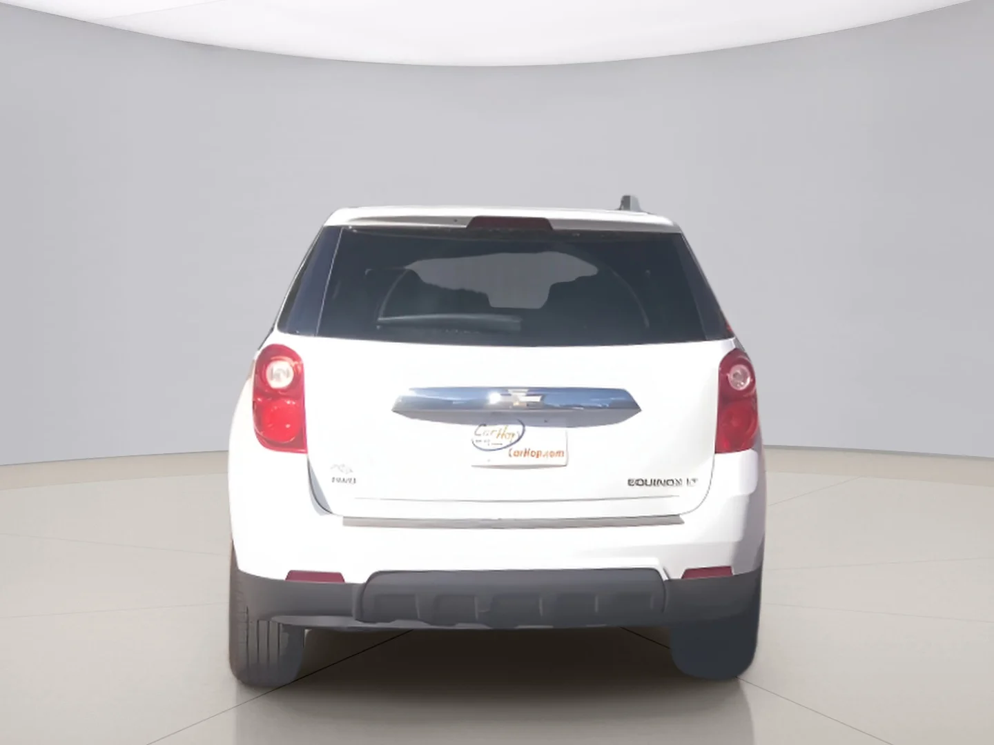 Used 2015 Silver Chevrolet LTZ AWD image 4