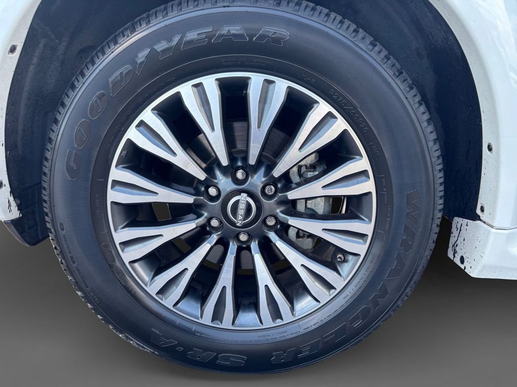 Used 2022 White Nissan SL image 16