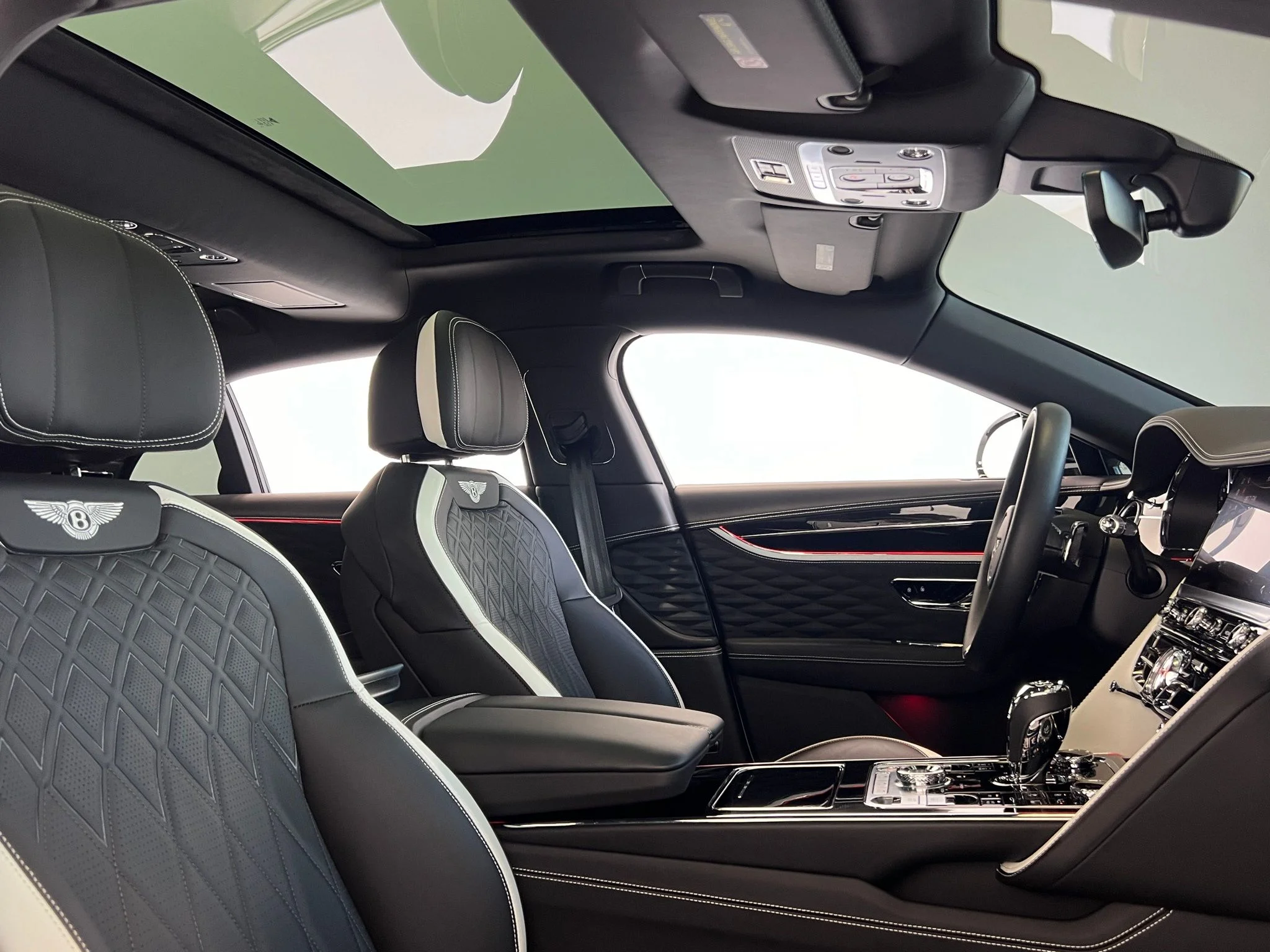 Used 2023  Bentley Speed image 24