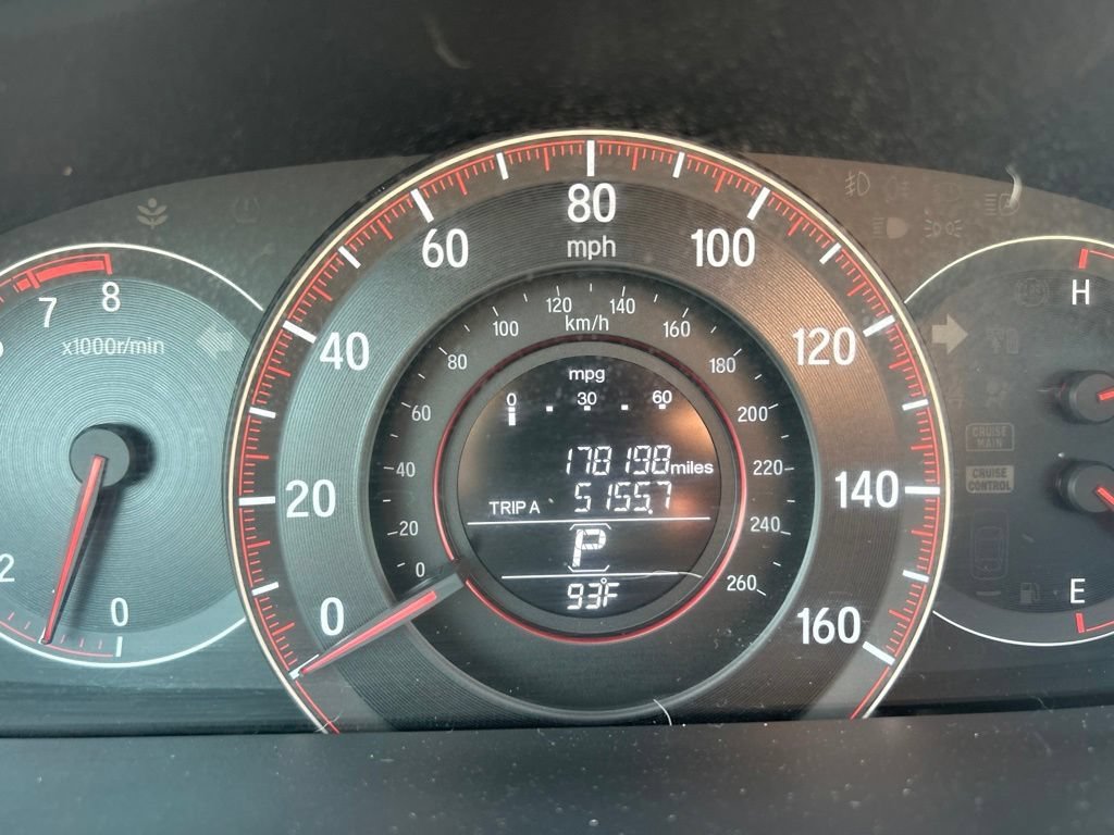 Used 2017 White Honda EX-L image 26