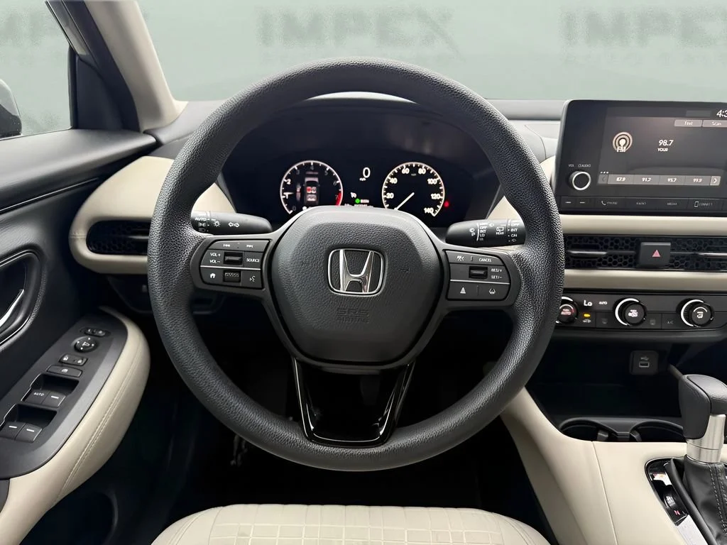 Used 2025 Silver Honda LX image 26