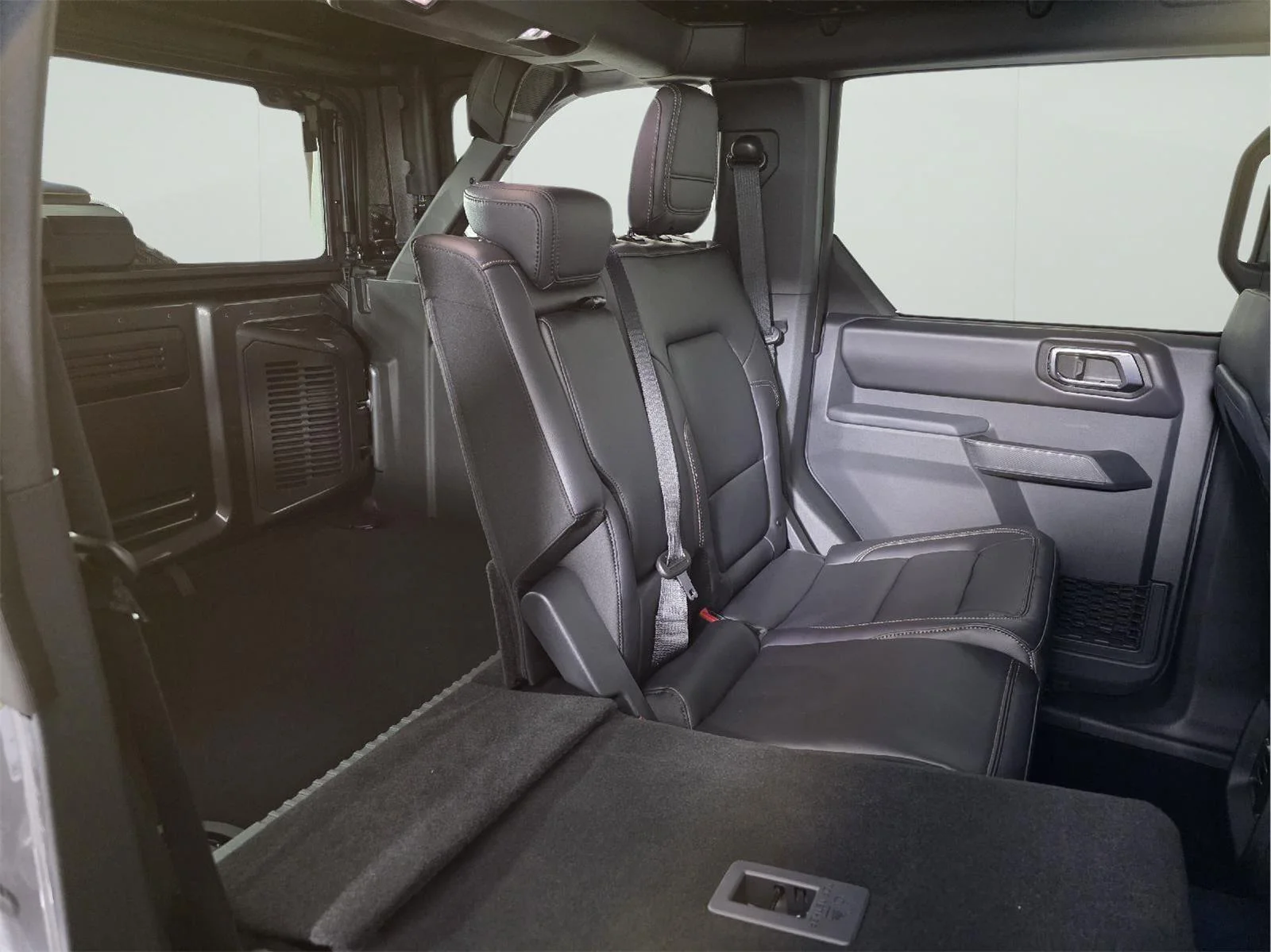Used 2025 Carbonized Gray Metallic Ford Badlands image 20
