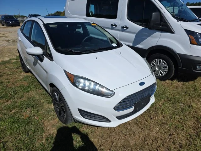 Used 2019 White Ford SE image 3
