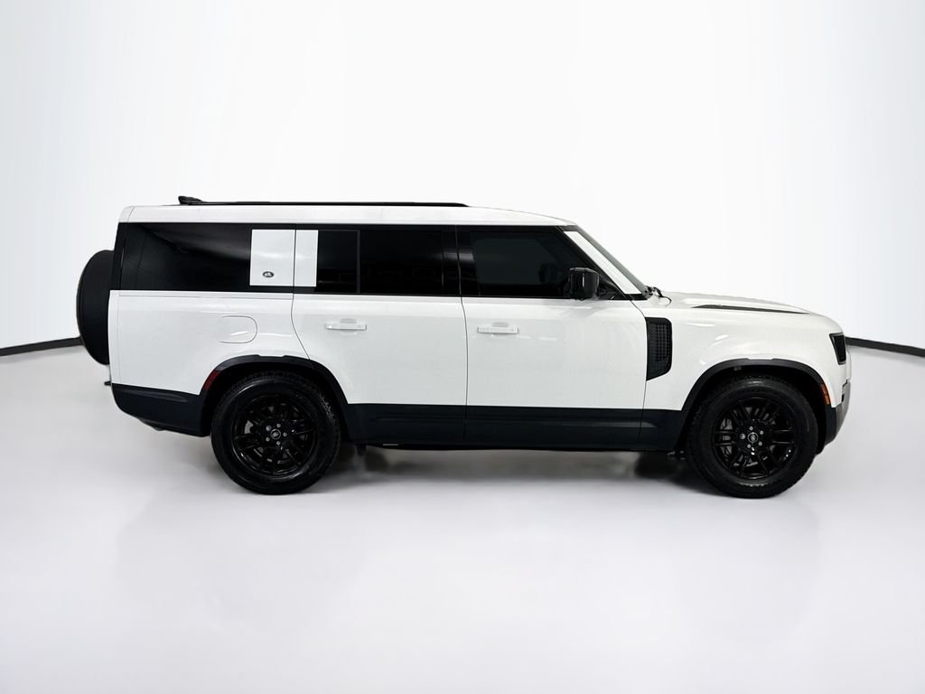 Used 2024 Fuji White Land Rover S image 4