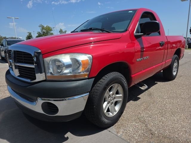 Used 2006 Red Dodge SLT image 3