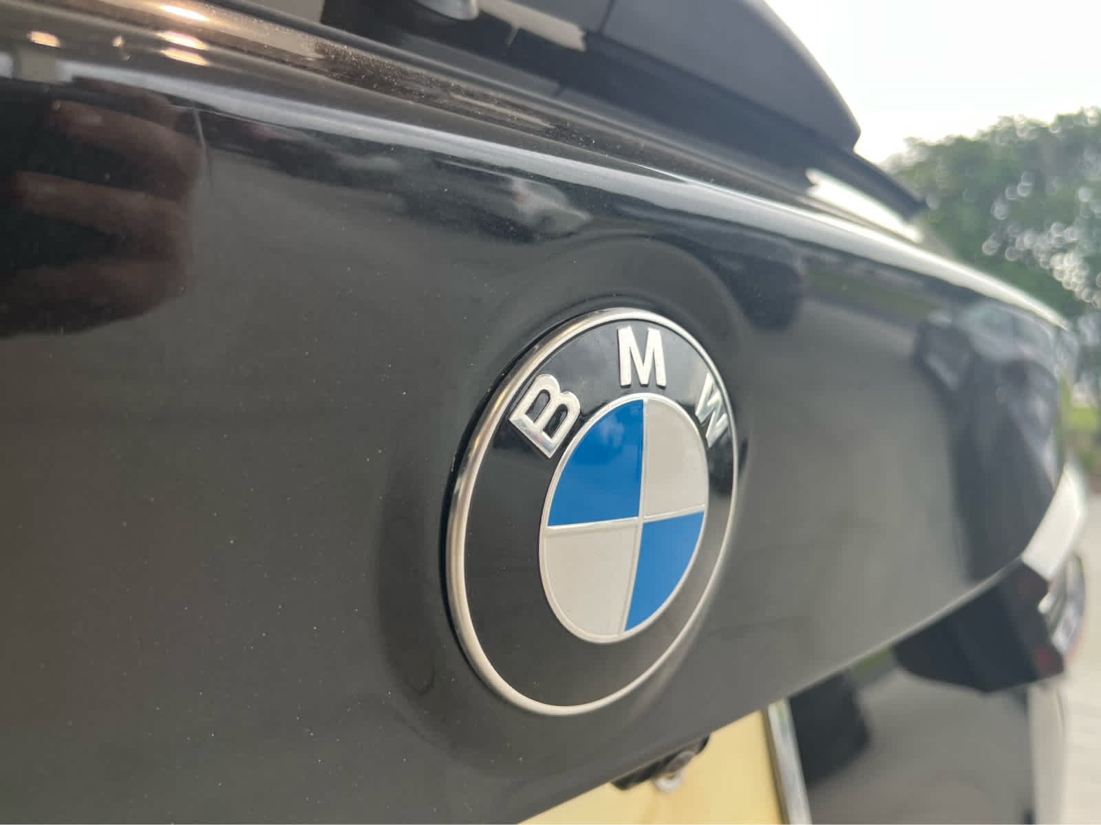 Used 2023 Black Sapphire Metallic BMW sDrive30i image 4