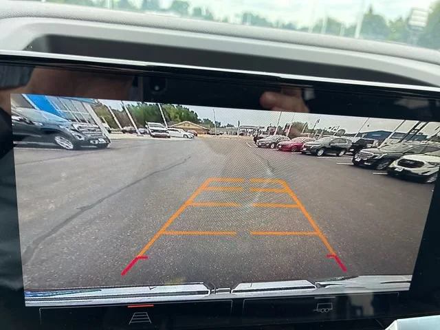 New 2026 Summit White GMC Elevation image 25